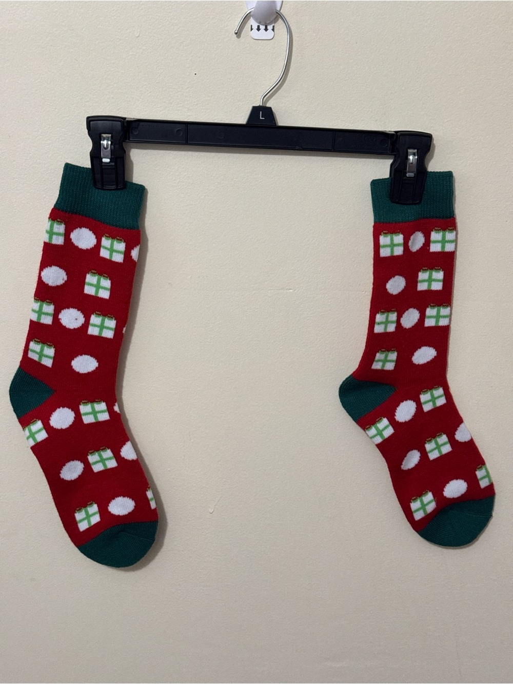 Columbia Red Crew Socks with Green Trim and Gift-Box Pattern